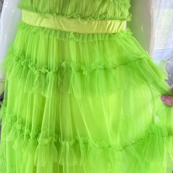 New π Lime Green Tiered Ruffled Dress - Picture 8 of 17
